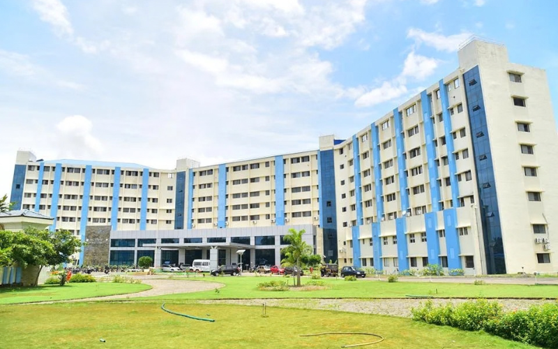 Rajiv Gandhi Co-operative Hospital